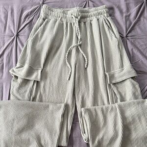 WinWin Textured Knit Joggers in Cream